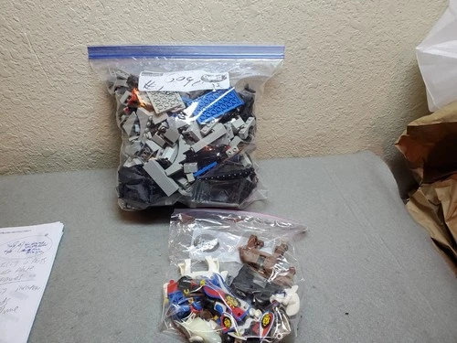 LEGO System 6090 Royal Knight's Castle, Pre-owned, No Base Plate/book/box, AS-IS