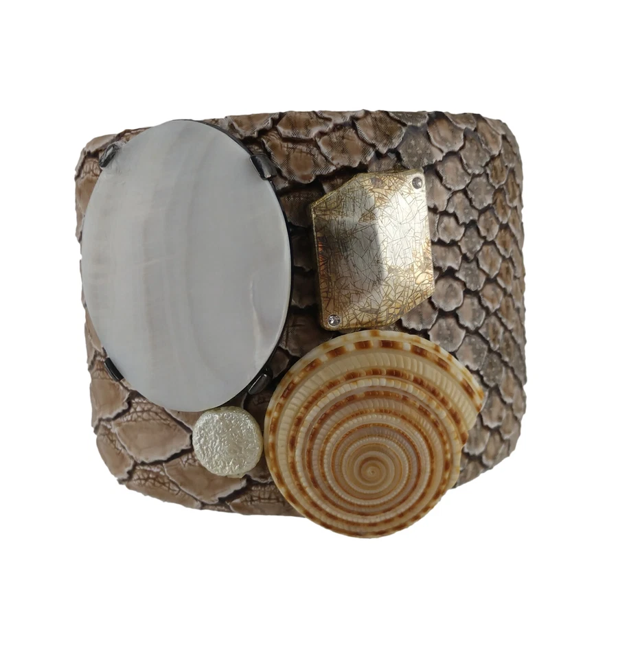 Huge Wide Statement Large Sea Shell Bangle Arm Cuff Inessa Bracelet NWT $48 - Image 3 of 4