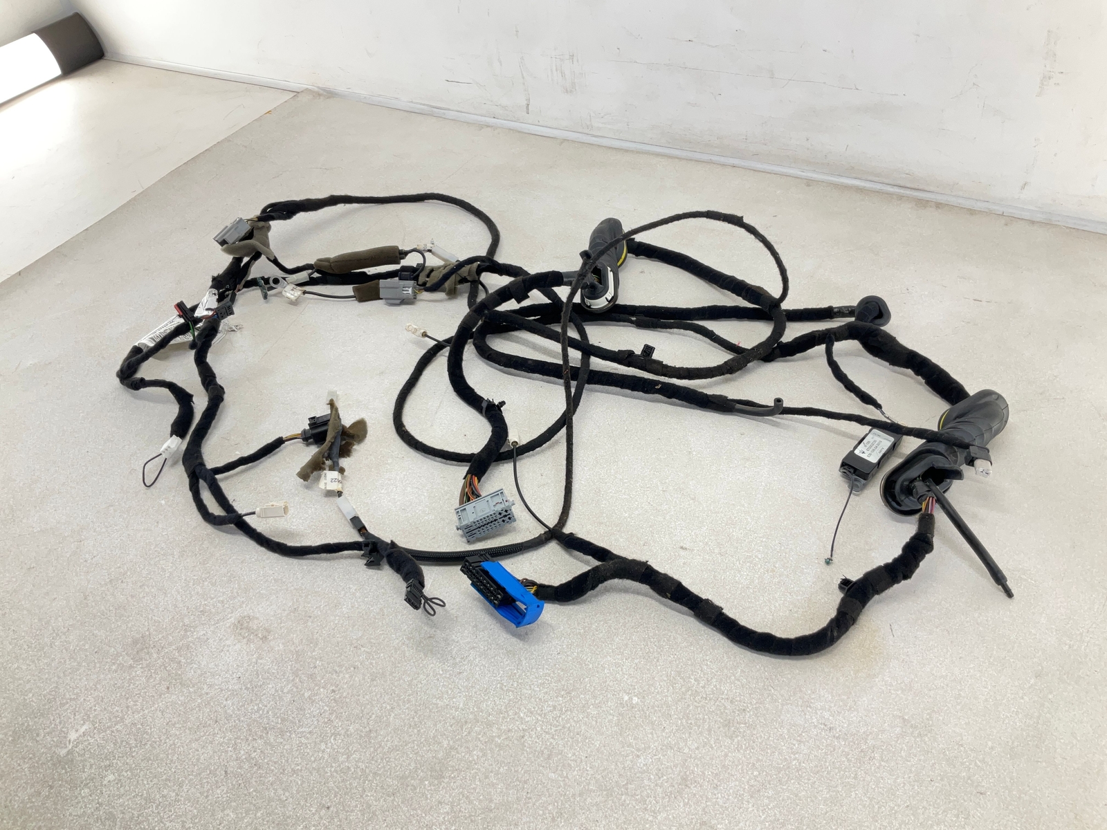 17-20 MASERATI Levante Rear Liftgate Back Door Wiring Harness OEM CM