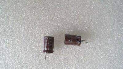 10 x  Alu-Elektrolytkondensator - 100 µF -  35 V -  10 % - RM 3,5 mm -  NEU