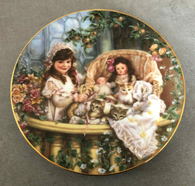 Reco 1991 ''Cats in the Cradle'' Girls 3rd Issue by Sandra Kurk Collector Plate 