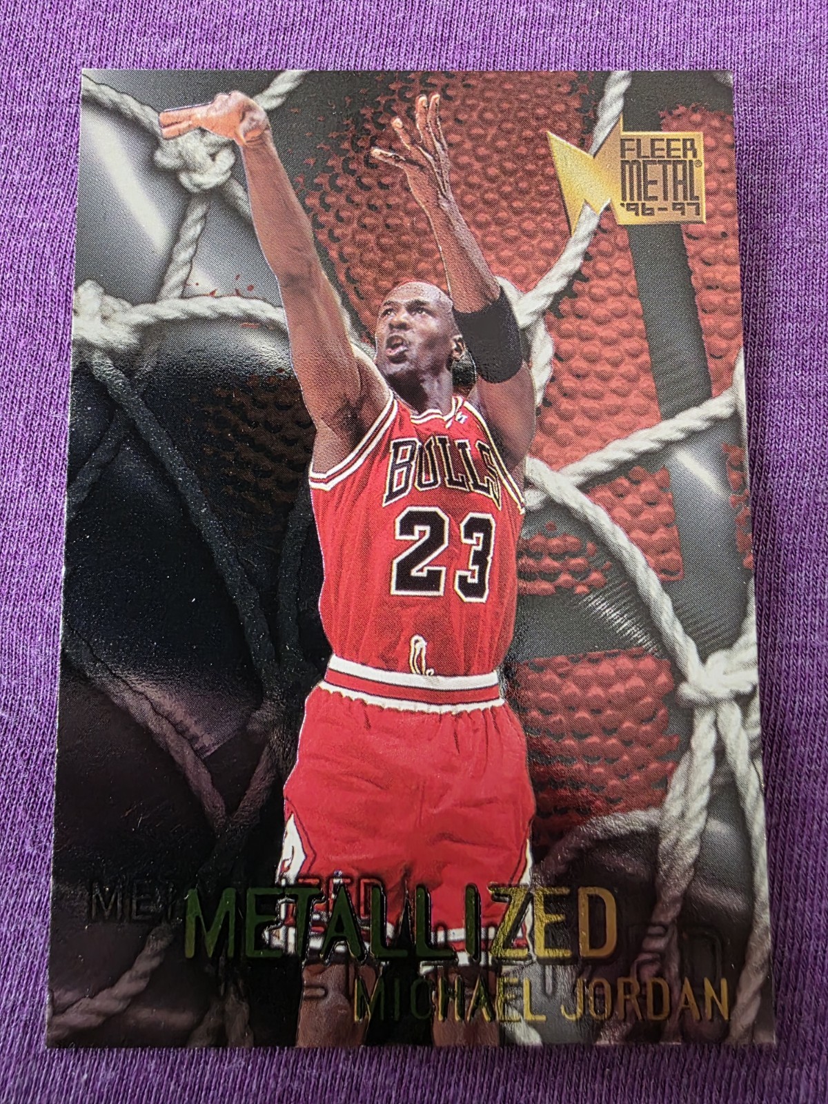Michael Jordan 1996-97 Fleer Metal #128 Metallized Chicago Bulls HOF MJ AIR (B)
