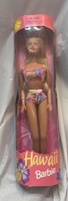 BARBIE HAWAII DOLL PINK FLORAL SUIT VINTAGE 1999 MATTEL 24614