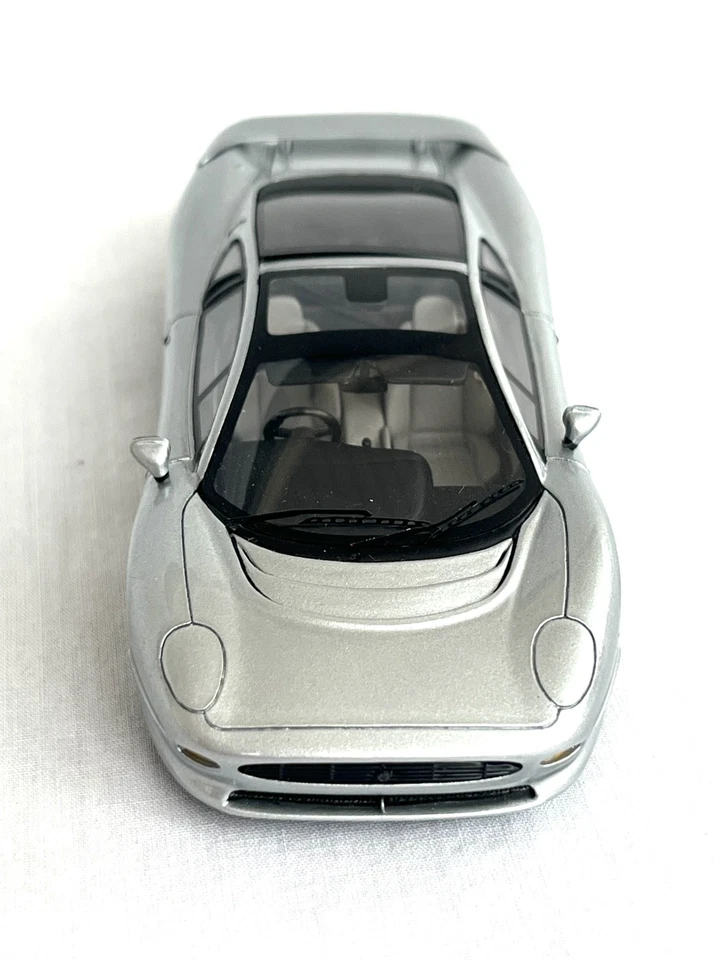 Jaguar XJ220 Silver 1992 1:43 Spark Diecast - Image 4 of 4