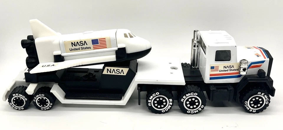 Vintage 1986 Remco NASA Semi Truck Trailer Toy Space Shuttle Transport Rare - Image 3 of 4