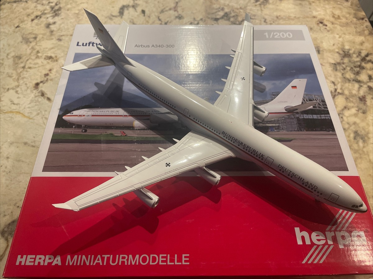 ☆極美品　herpa  Airbus A340-300 エアバス　1/200 ☆極美品herpa Airbus A340-300 エアバス1/200