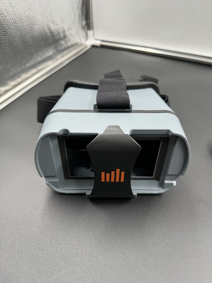 Spektrum SPMVM435 4.3 inch FPV Video Monitor with Headset - Image 3 of 4