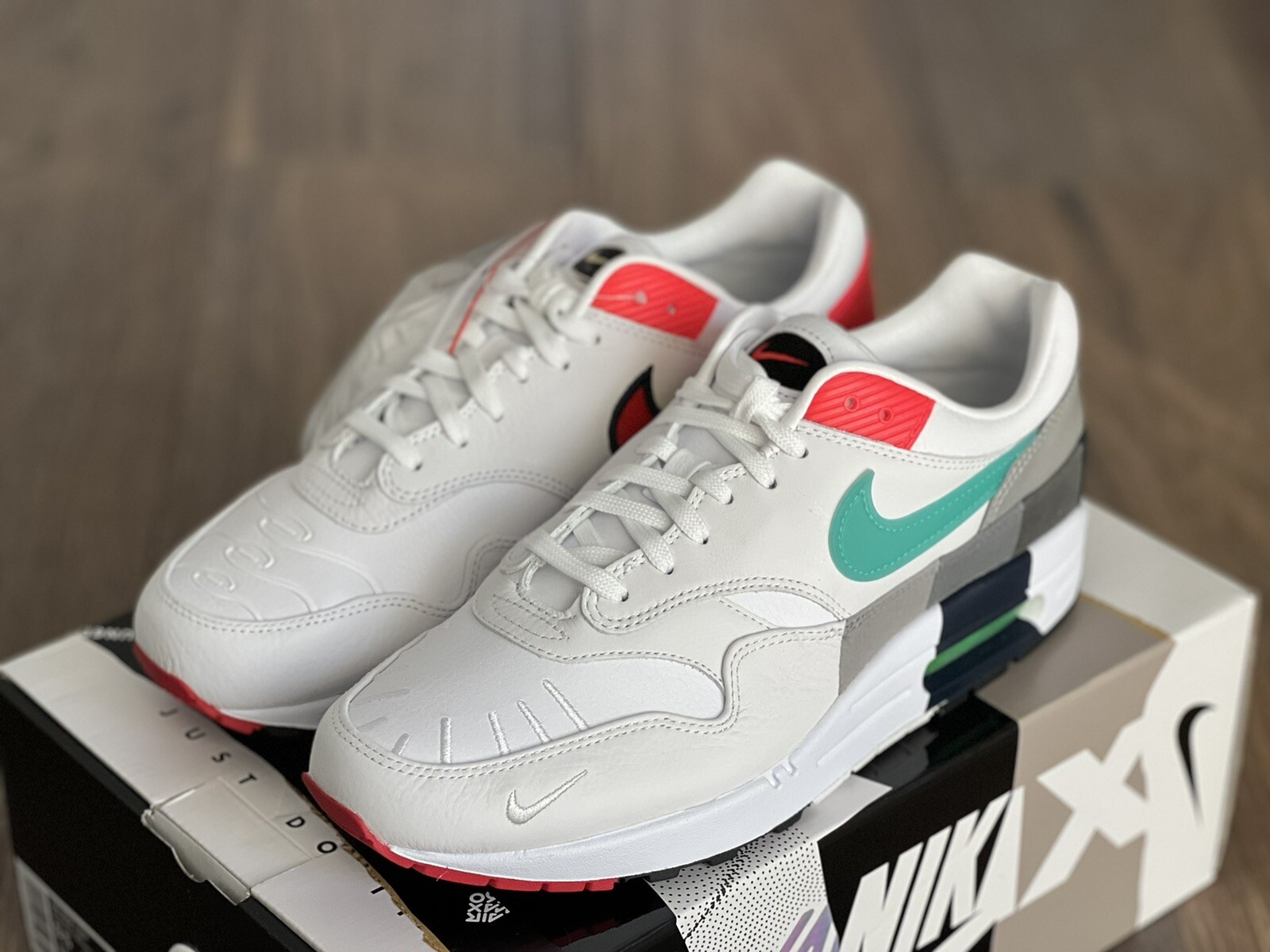 NIKE AIR MAX 1 EOI EVOLUTION OF ICONS 