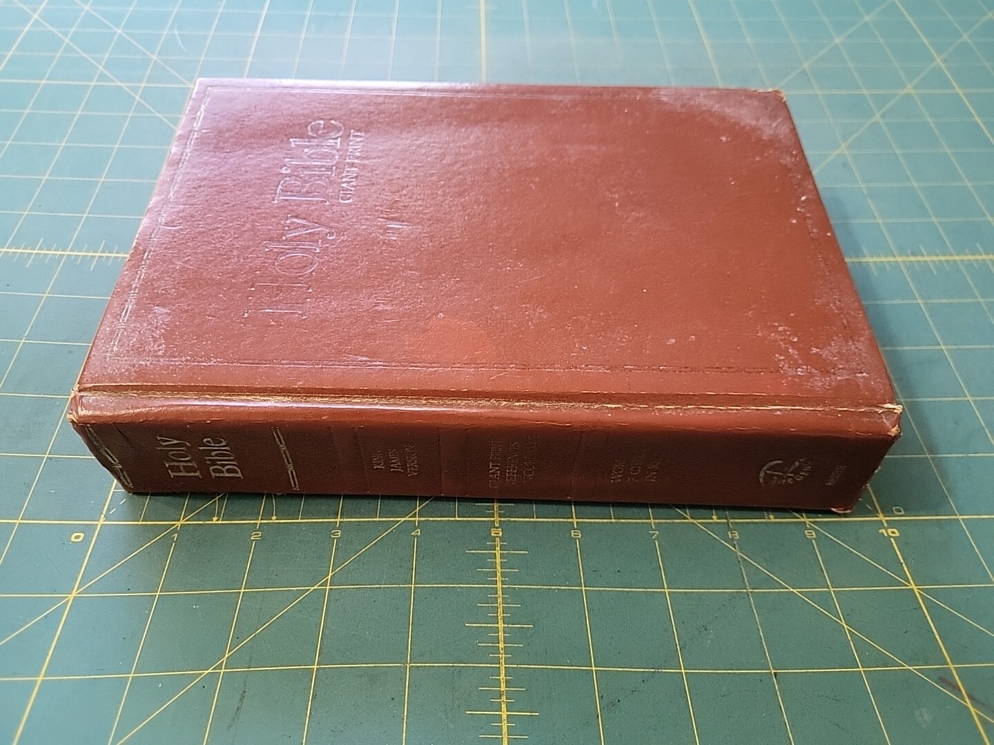Holy Bible KJV Giant Print Red Letter  References Concordance Regency 882BR 1976
