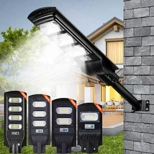 LED Solar Street Lights Outdoor Parking Lot Light Commercial 6500K Dusk to Dawn