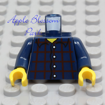 Soccer Jersey Upper w//Blue Striped Shirt NEW Lego Girl//Boy WHITE MINIFIG TORSO