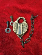 Antique Heart Padlock W/Chain J.H.W Climax Co Newark, NJ USA Nice design 2 Keys