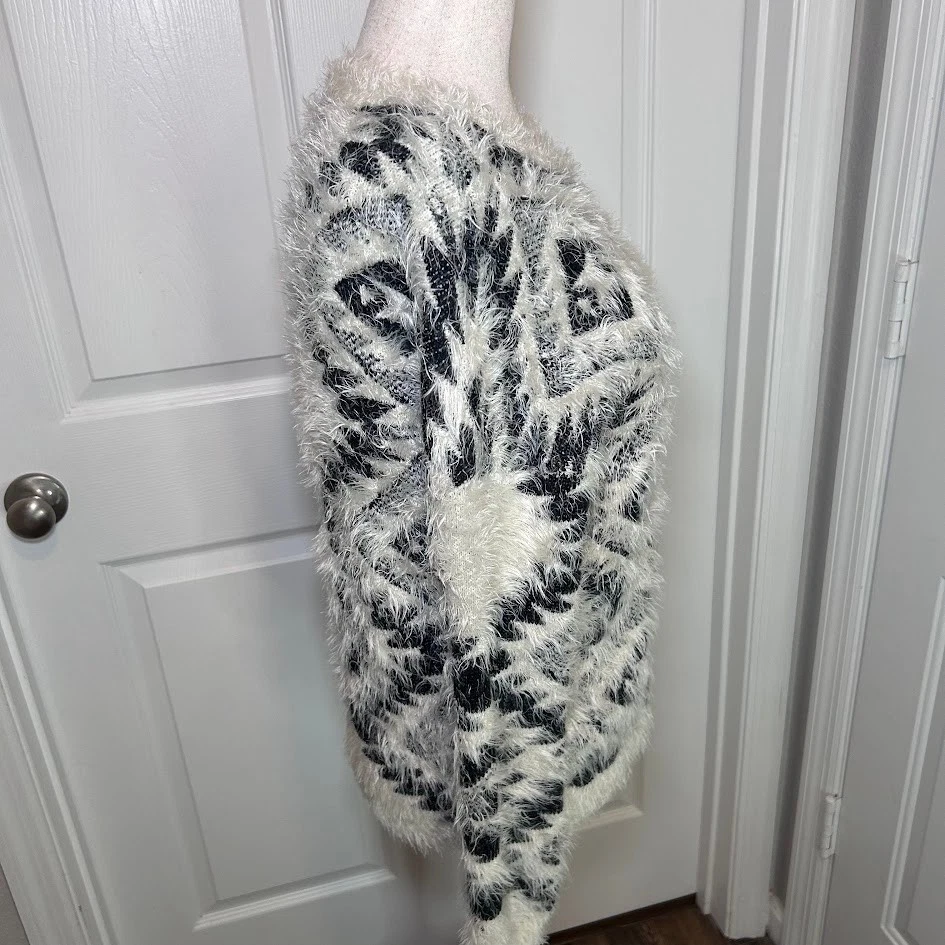 Suéter azteca Staring At Stars Anthropologie para mujer talla XS pestañas negras marfil Foto 2 de 4