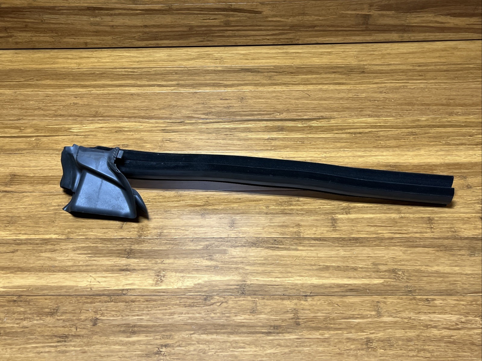 2017-2023 Rolls Royce Dawn RR6 Rear Left Inner Weatherstrip Cover 7370151 OEM