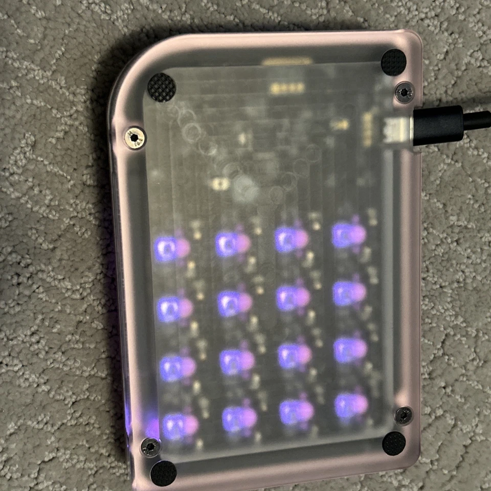 Teclado macro programable DOIO - rosa (ish) Foto 4 de 4