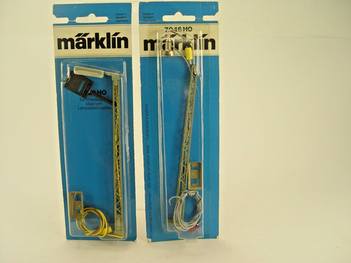 2 luces de mástil de rejilla - Märklin HO 7046 - #68 - usadas | Condition: Gebraucht