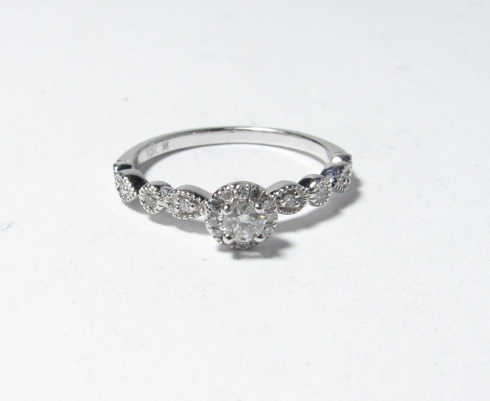 SOLID 10K WHITE GOLD SOLITAIRE DIAMOND RING W / H… - image 1