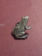 B/Frog Pin Pewter Badge Cute Little Frog Amphibian BroochTie Lapel Pin A R Brown