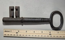 Antique Wrought Iron Skeleton Key – Large Gate / Trunk Lock Key (c.1880–1910)