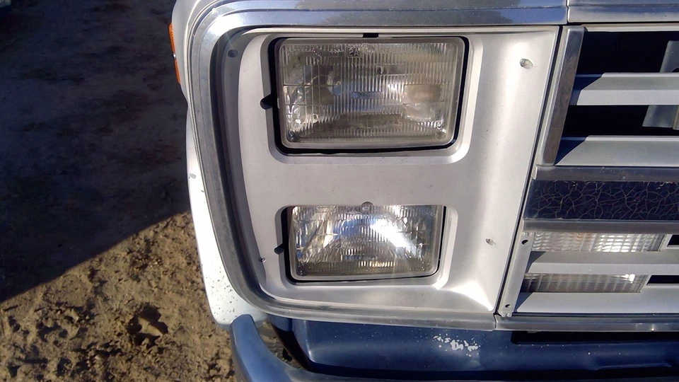 1985-1991 G20 Van Passenger Right Dual Pair Head Light Front Lamp With Bracket - Image 2 of 4