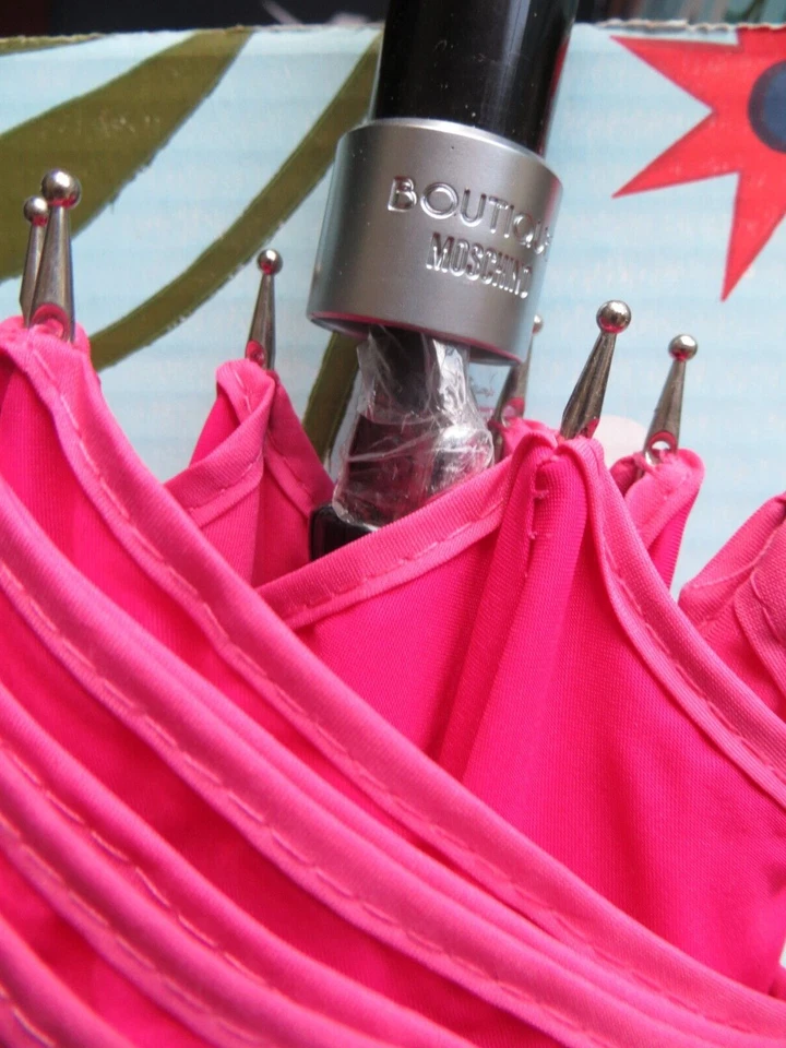 NUEVO CON ETIQUETAS PARAGUAS MOSCHINO JOYA PALO FACIAL VALOR $150.00 Foto 4 de 4