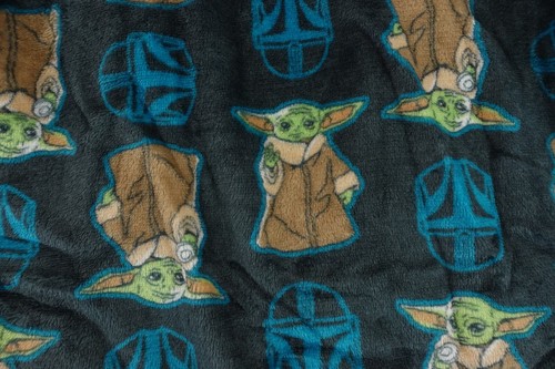 Star Wars Youth Size 6 Blue Baby Yoda Cozy Fleece Hooded Belted Robe NWT - Picture 2 of 5