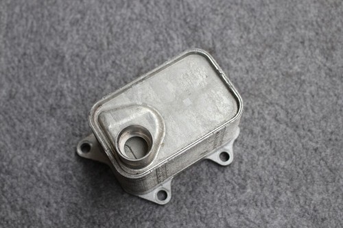 Original Audi Q3 8U VW Golf 7 Seat Skoda Ölkühler 06L117021E Kühler Öl 2.0 TFSI