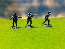 Dismounted US 7th Cavalry Soldiers 54 MM Scale Plastic Figures