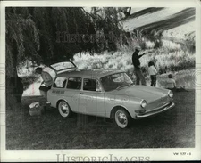 1970 Press Photo Family with a Volkswagen Squareback - mjx31276