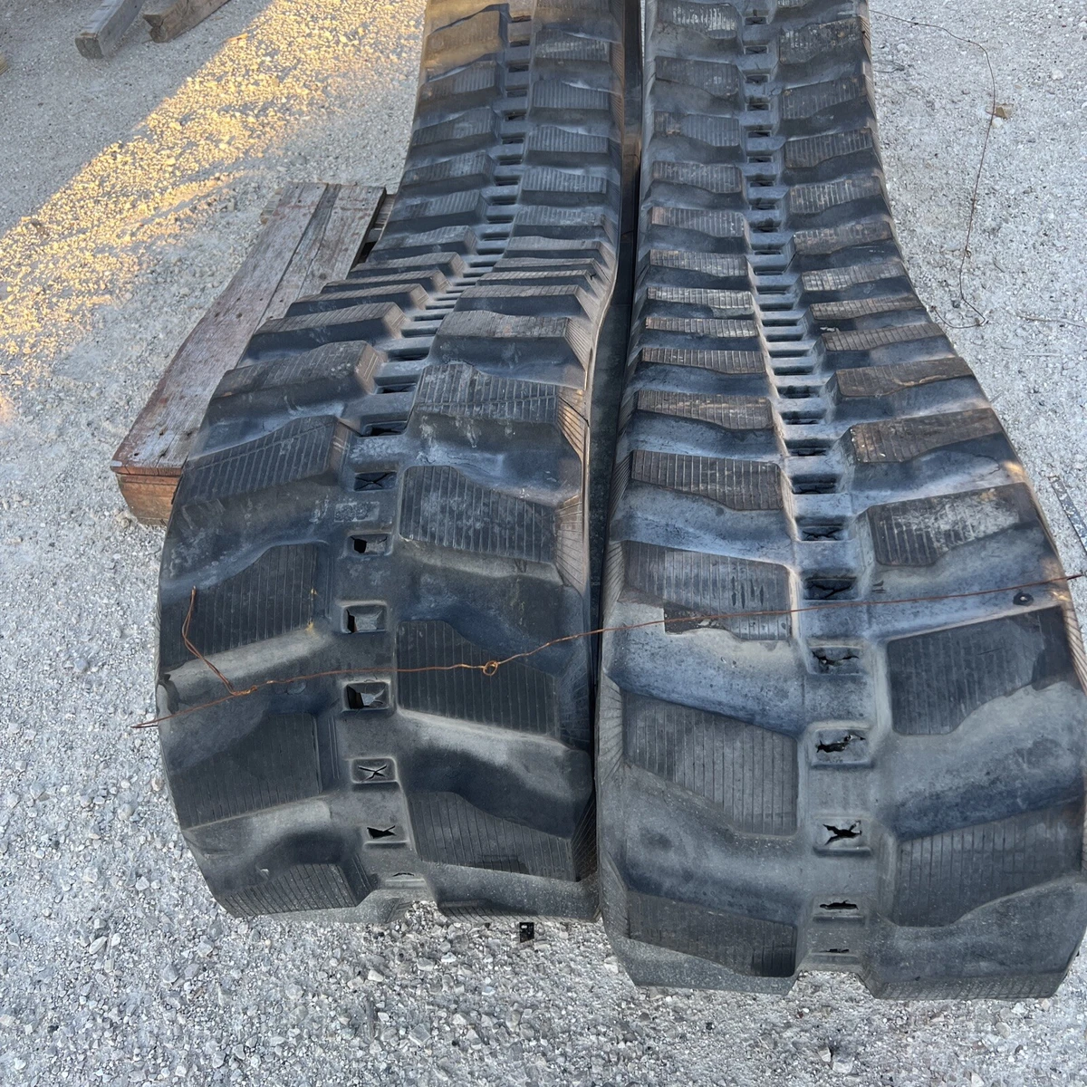 Bridgestone 1000187782 450x81x80 rubber tracks Hitachi 75UL Wacker 