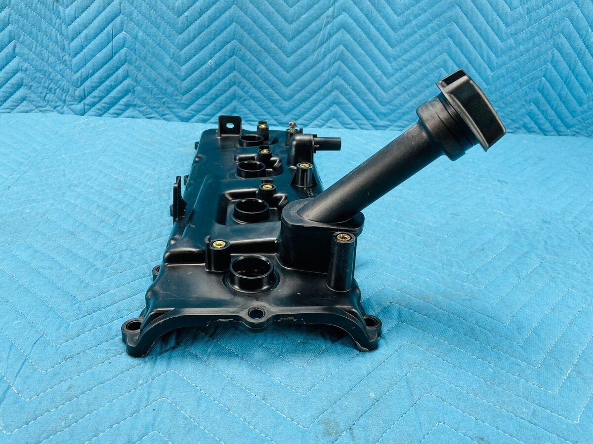 Genuine Nissan Infiniti Engine Valve Cover w/ Cap Passenger Genuine Nissan Infiniti Engine Valve Cover w/ Cap Passenger