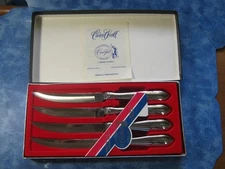 SET OF 4 CARVEL HALL STAINLESS STEEL STEAK KNIVES IN BOX Dishwasher Proof NEW