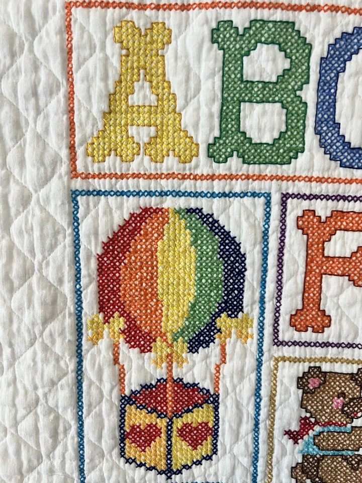 Cobertor de alfabeto de punto de cruz hecho a mano vintage - Edredón ligero para cama infantil Foto 3 de 4