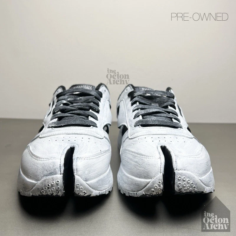 Size 11.5 Maison Margiela x Reebok Classic Leather Tabi DQ Low 'Whiteout' GX6244 - Image 3 of 4