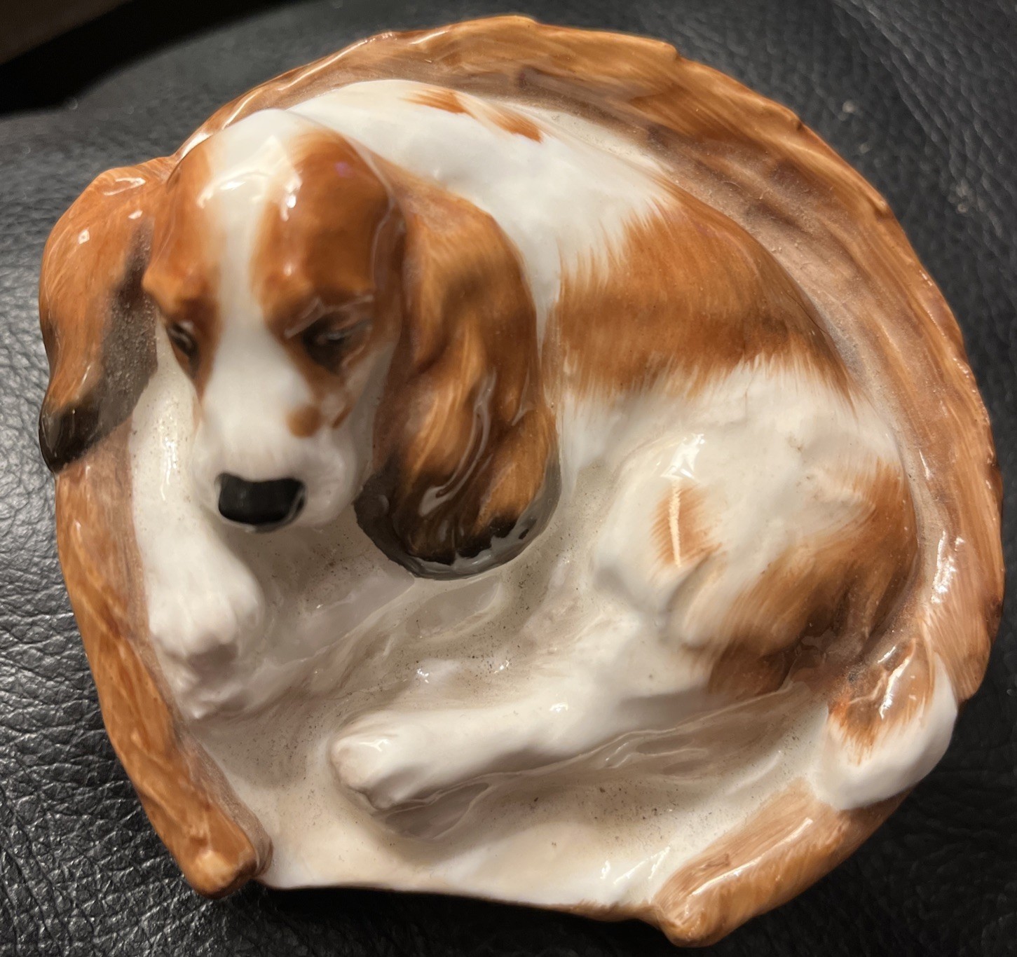 Vintage Royal Doulton Figurine Spaniel Dog Sleeping Basket HN2585 Bone China