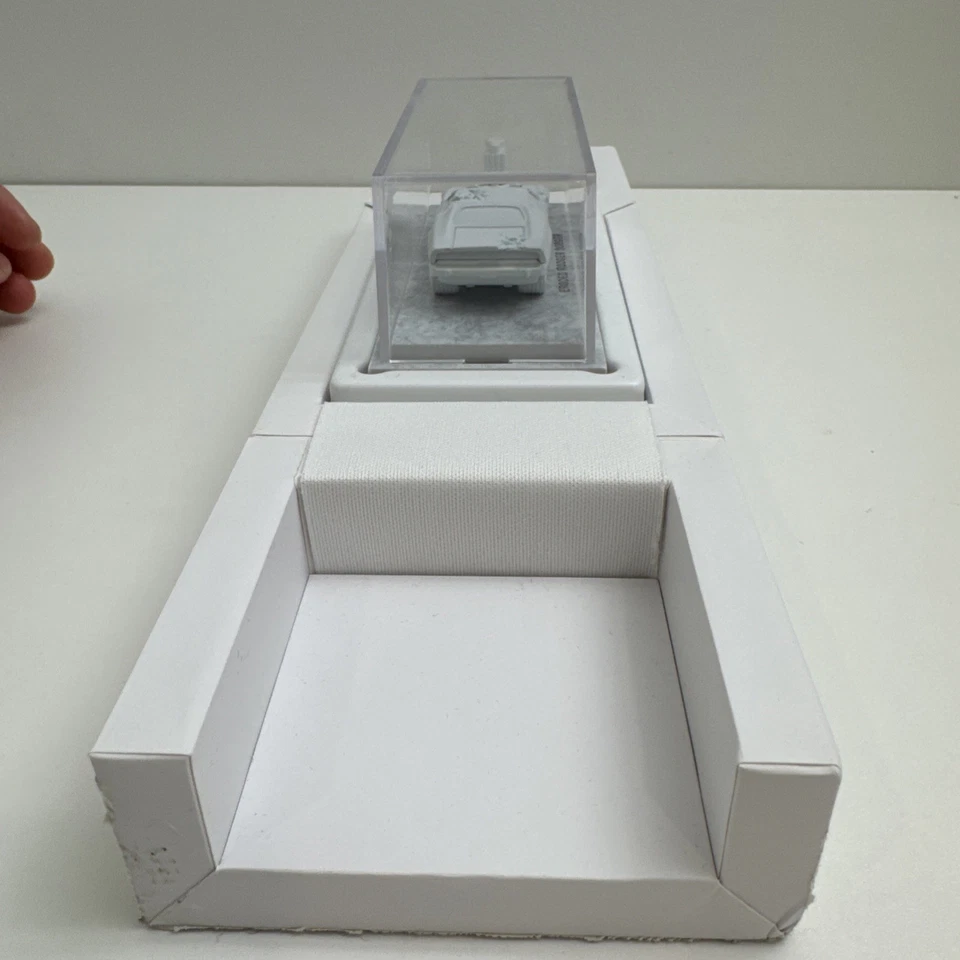 Hot Wheels x Daniel Arsham Eroded Rodger Dodger Foto 4 de 4