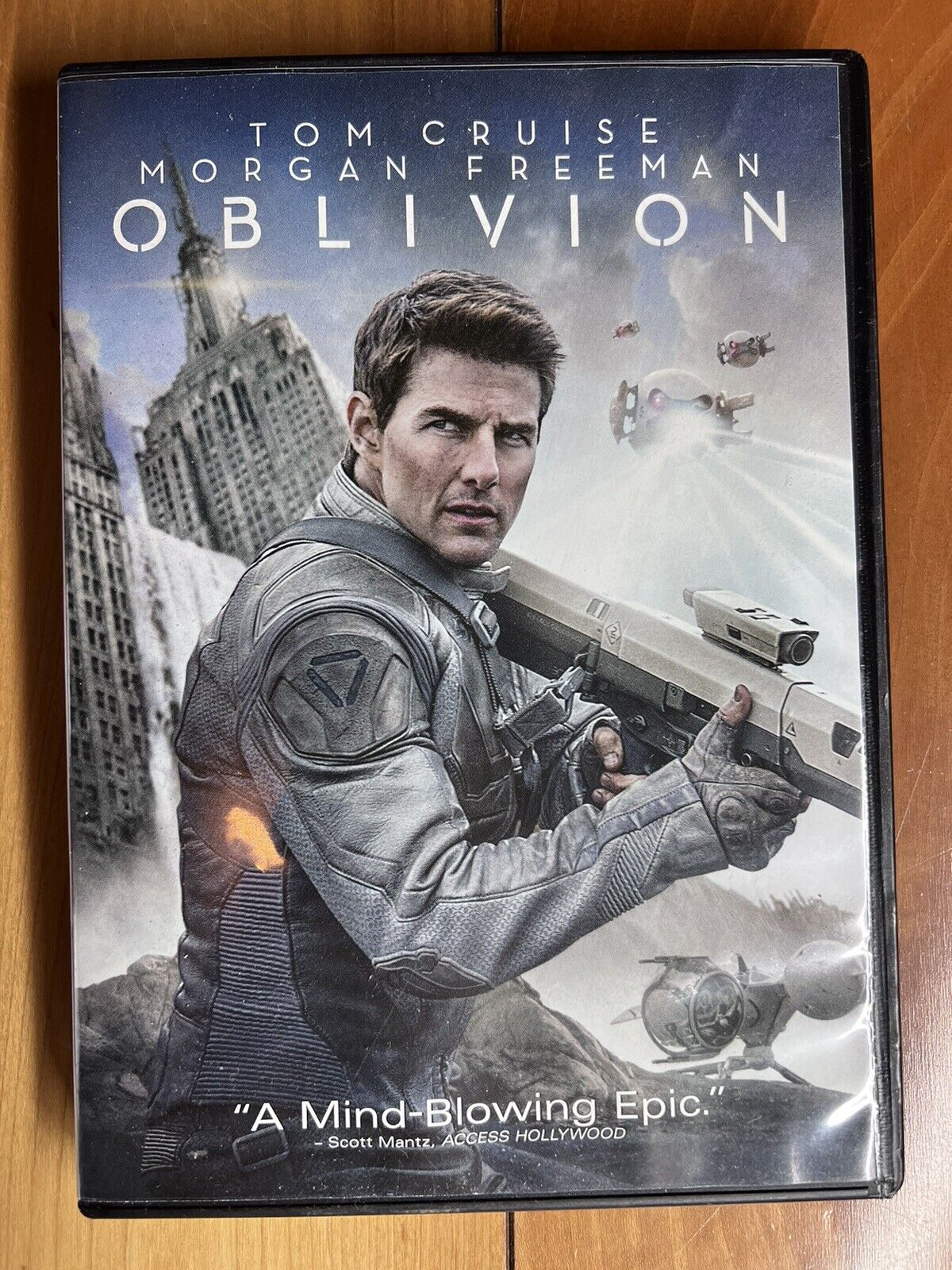Oblivion DVD Tom Cruise Olga Kurylenko Andrea Riseborough Morgan Freeman  25192150555 eBay