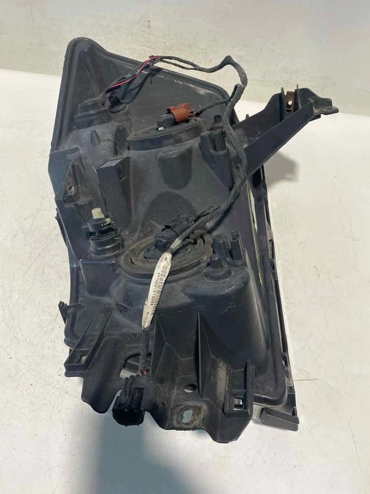 Conjunto de faros derechos usados se adapta a: Nissan Titan 2009 grado C derecho Foto 3 de 4