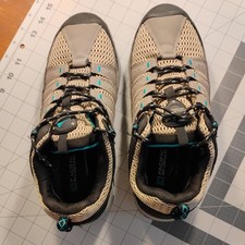 Pacific Mountain Womens Hiking Shoes Size 9 waterproof never worn 