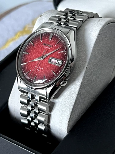 Seiko 6309 8230 Red Texture Dial Day Automatic Watch 17 Jewels