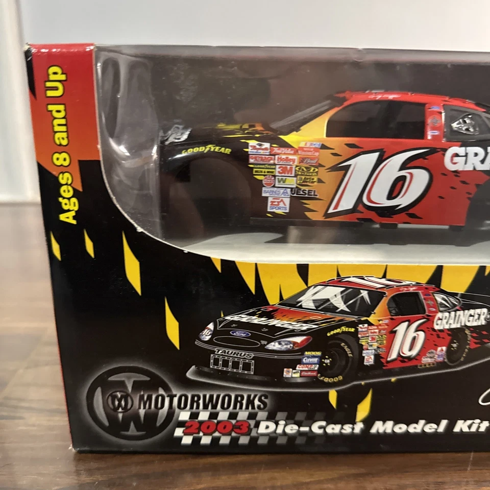 Greg Biffle 2003 Grainier Motorworks 1/24 Die-Cast Model Kit Nuevo y Precintado Foto 2 de 4