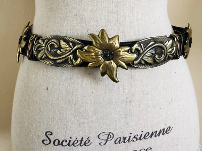 Vintage metal and leather brass shaped floral belt Oval Shaped Flower Made of Old Brass With Two Tone Resin and  main image 3
