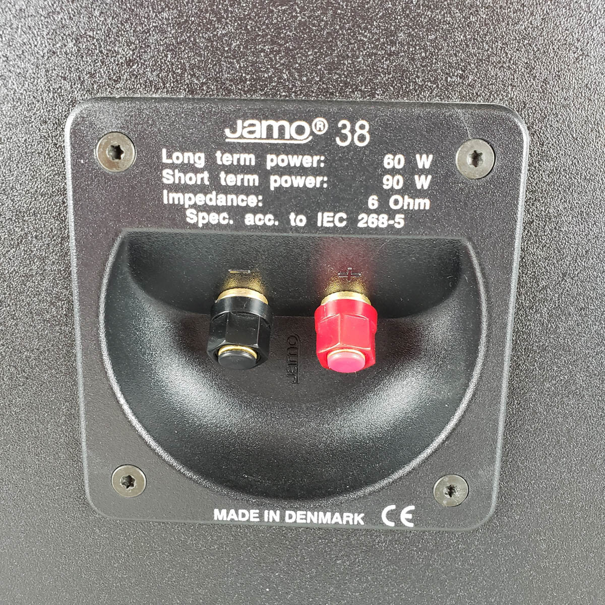jamo 38 speakers