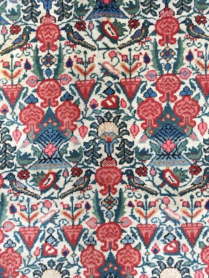 TEE-HR-AN  THE ROSE BOUQUET  Circa : 1900 Size : 7' 1'' x 10' 7'' HIGH COLLECTIBLE
