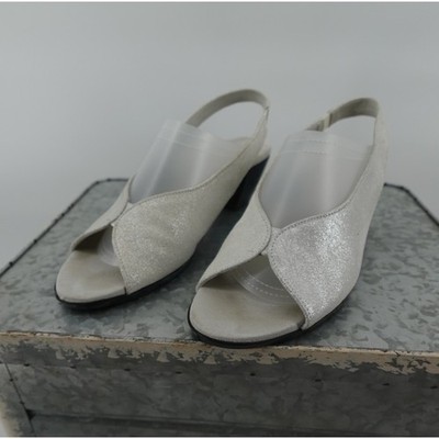 Munro American Silver Metallic Shimmer Peep Toe Slingback Block Heels Womens 8M
