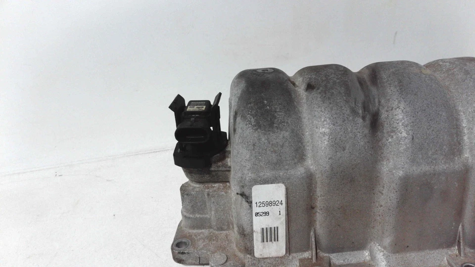 12573322 12598924 2006-2011 Buick Lucerne upper intake 3.8 - Image 2 of 4