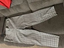 soho stretch ankle pants.  fake looking pockets.