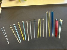 Mixed Lot Of 32 Knitting Needles Assorted Sizes  Brands: Susan Bates  Boye