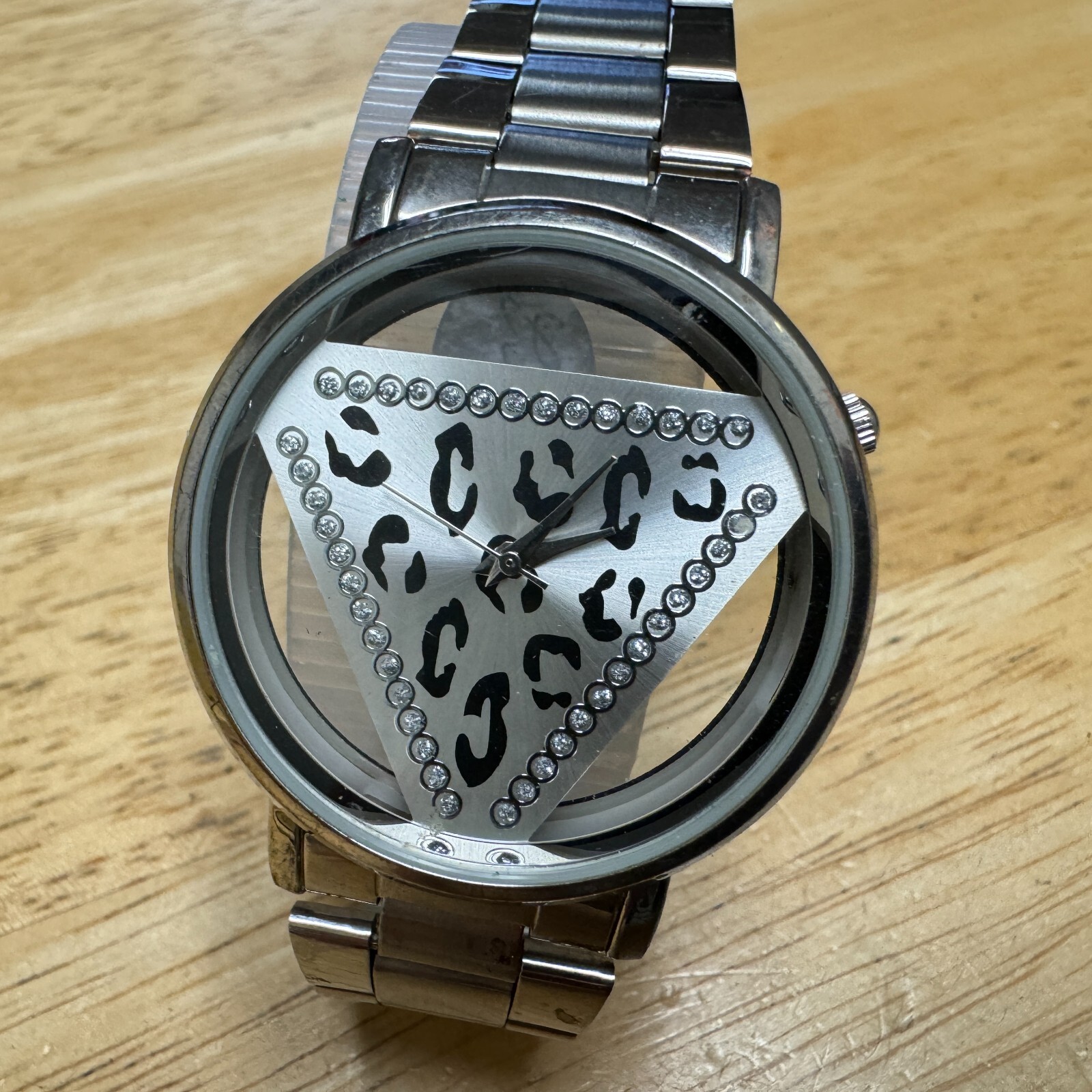 Singapore Movt Quartz Watch Men Silver Triangle Dial Analog New Battery