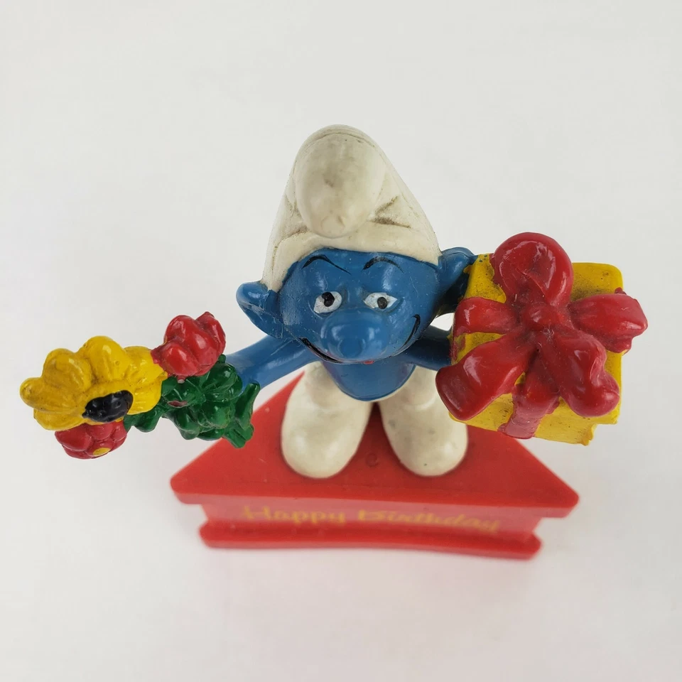 Lote de 2 Juguetes PVC Peyo Feliz Cumpleaños Pitufos y Patinador sobre Hielo De Colección Pitufo A Gramo Foto 3 de 4